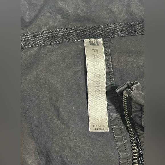 Fabletics Women's XS Black Lightweight Jacket w Pockets - Picture 3 of 16